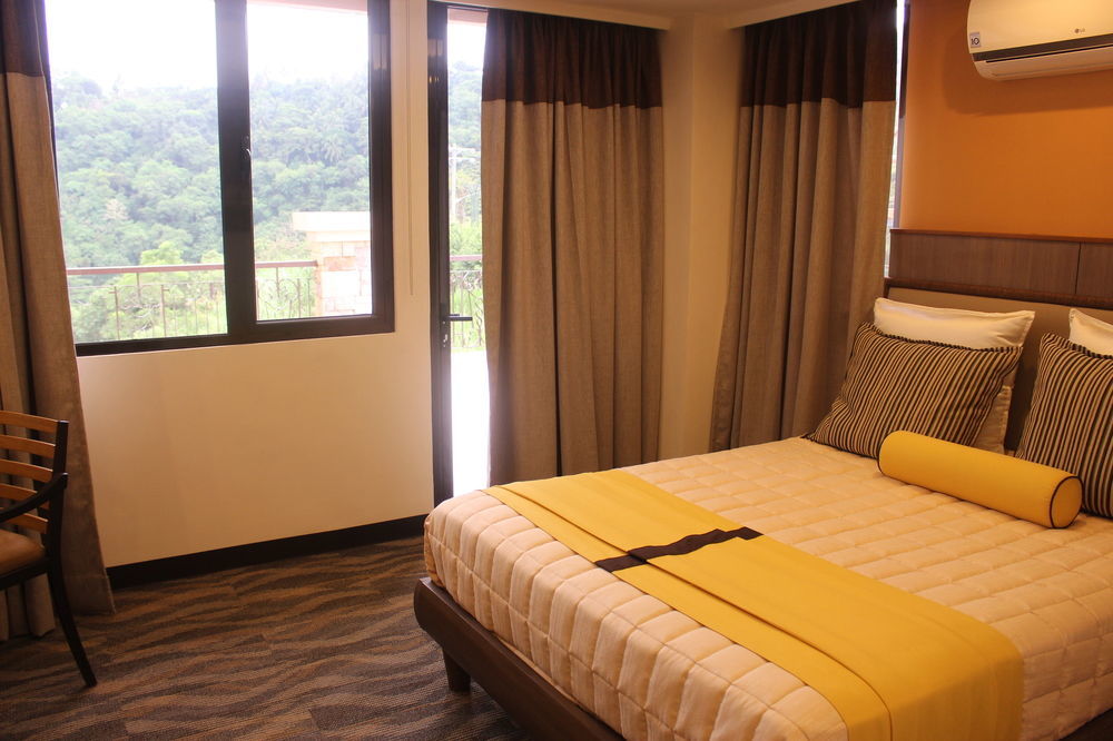 Splendido Hotel Tagaytay City Exterior foto